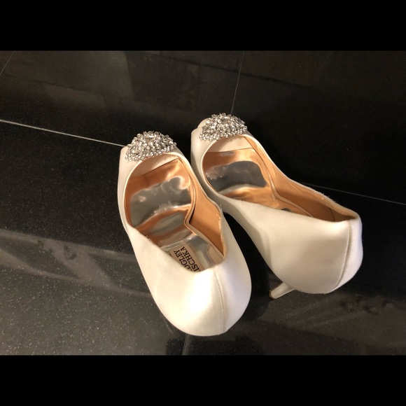 Badgley Mischka ivory satin rhinestone peep toes - Picture 12 of 12
